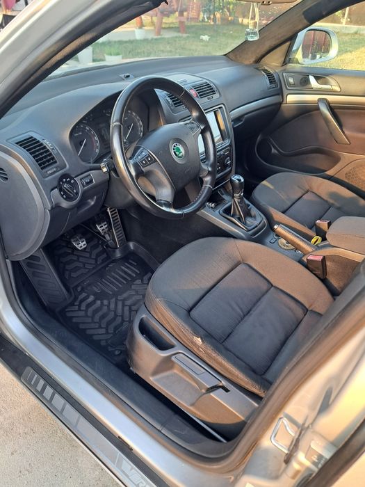 Vând Skoda octavia 2