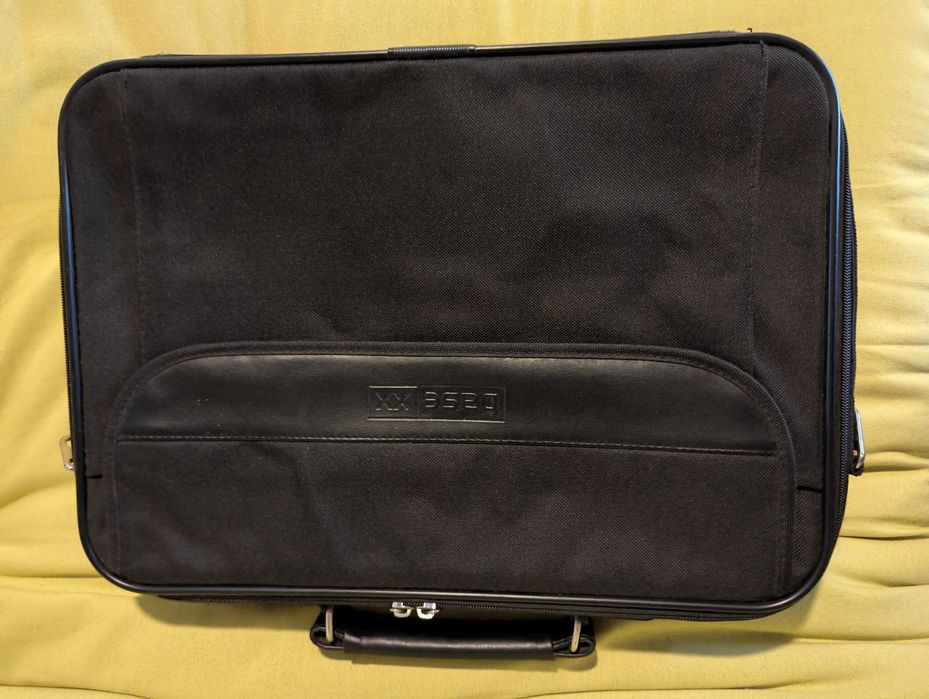Geanta laptop Dicota BaseXX 15''
