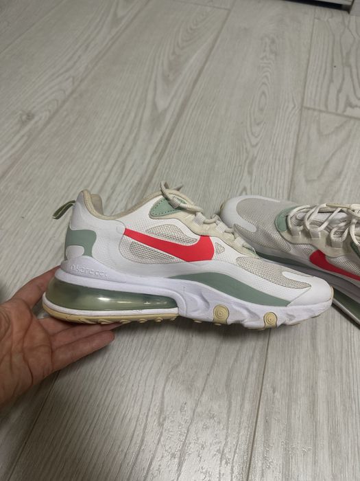 Дамски маратонки Nike 270