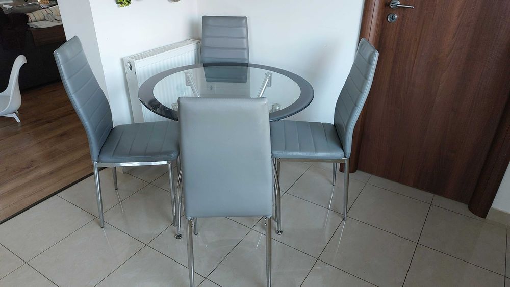 Masa si scaune bucatarie