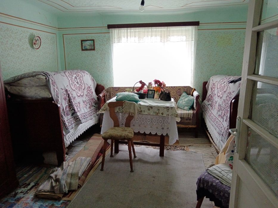 Casa bătrânească de vanzare