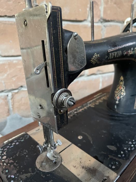 Продам рабочую швейную машинку