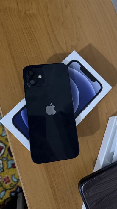 Продам iPhone 12