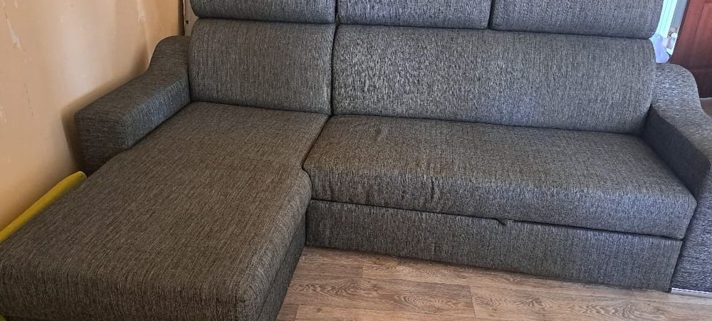 Продам диван улогой б/у в отличном состояний