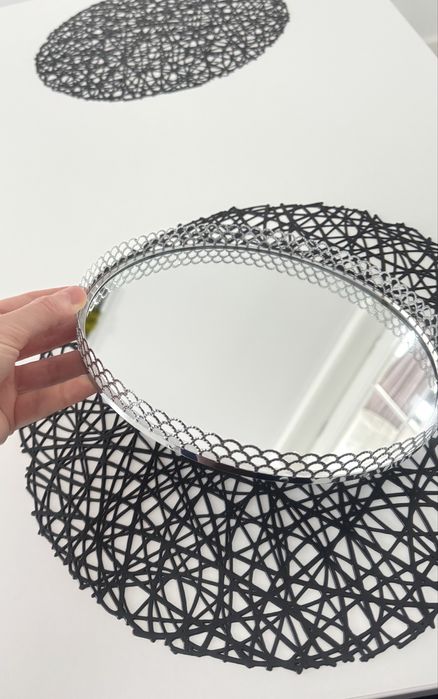 Tava rotunda decorativa argintie