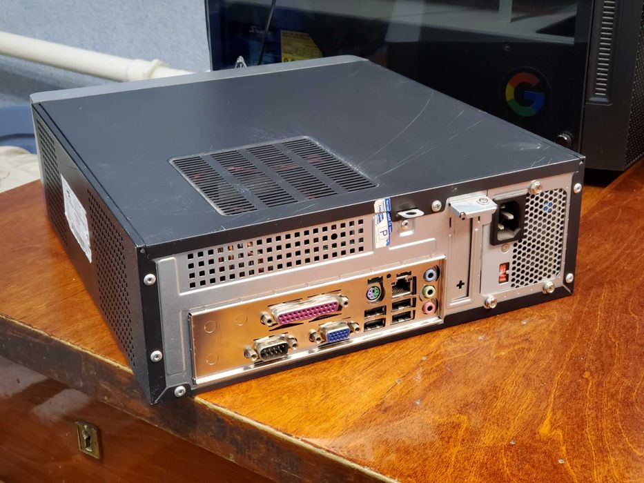 Компьютер настольный компактный