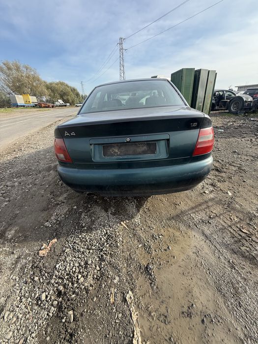 Audi A4 1.8 102 ph 1995 г на части