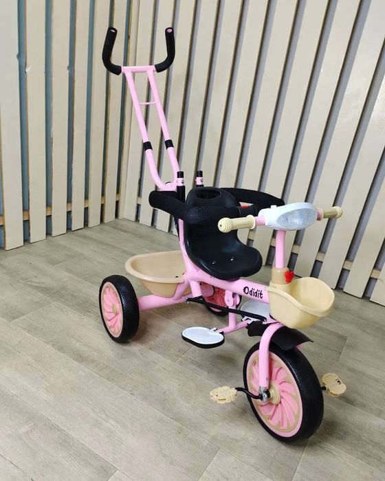 Детский велоколяска.