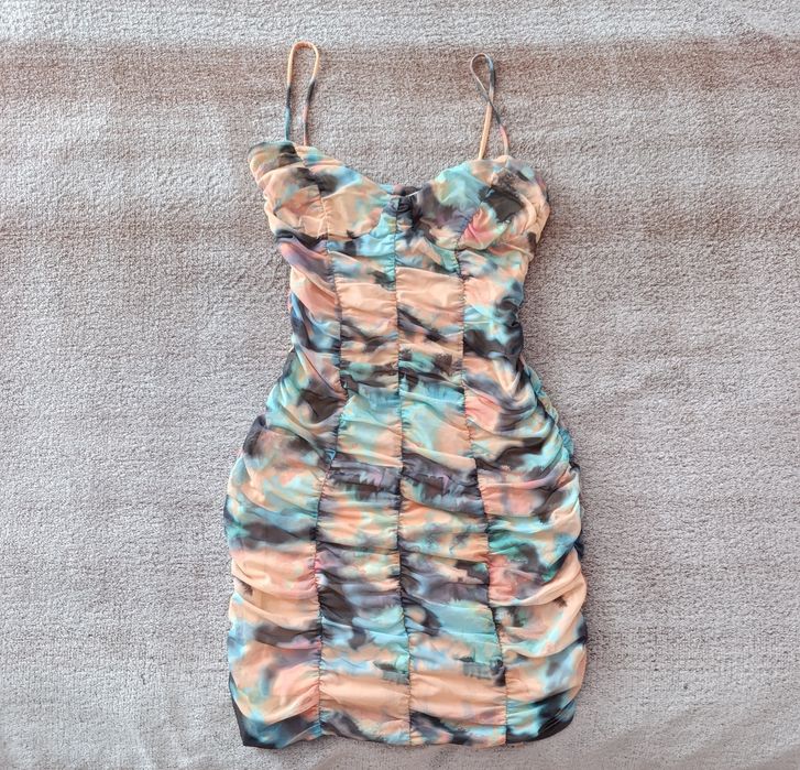Рокля Bershka XS