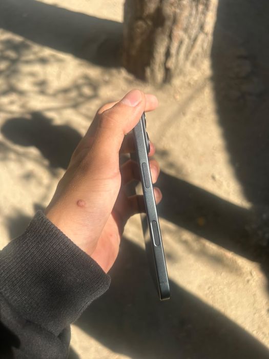 Продам iPhone 16
