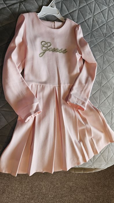 Розова рокля Guess