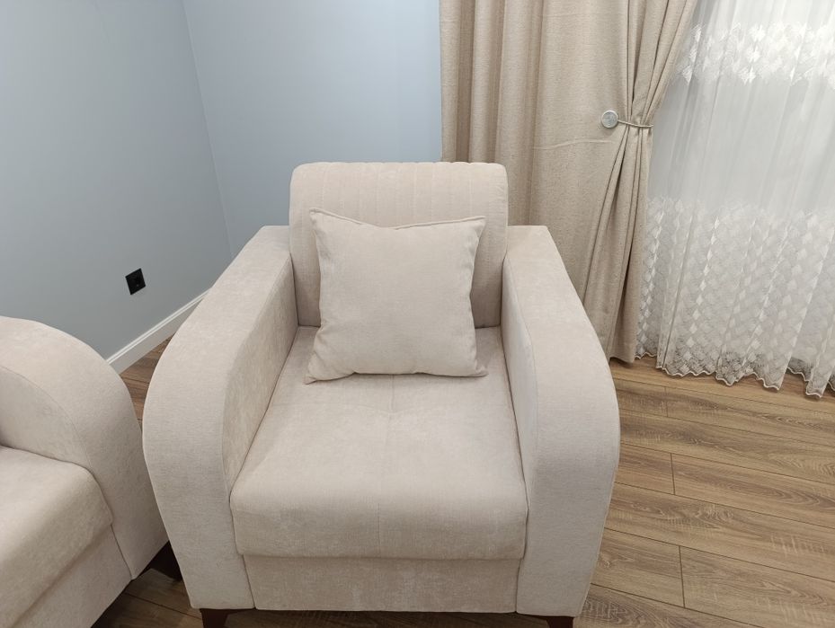 Срочно диван ва 2 та креслоси сотилади, янги,ҳали ишлатилмаган,