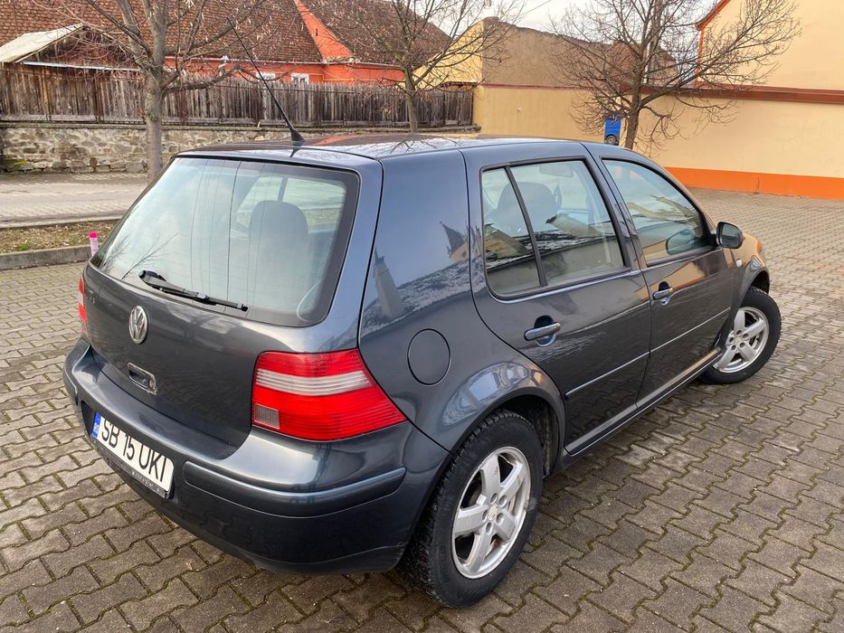 Volkswagen golf  1.6  2003 PACIFIC