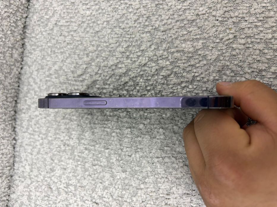 Продам Айфон 14 про