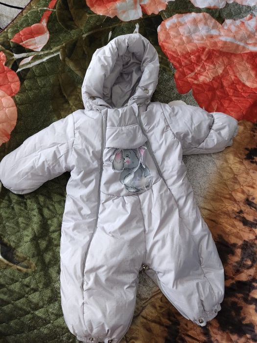 Продам детские комбинезоны