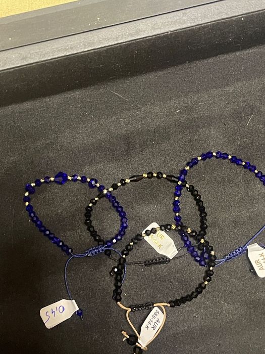 Vand bratari cu bilute din aur