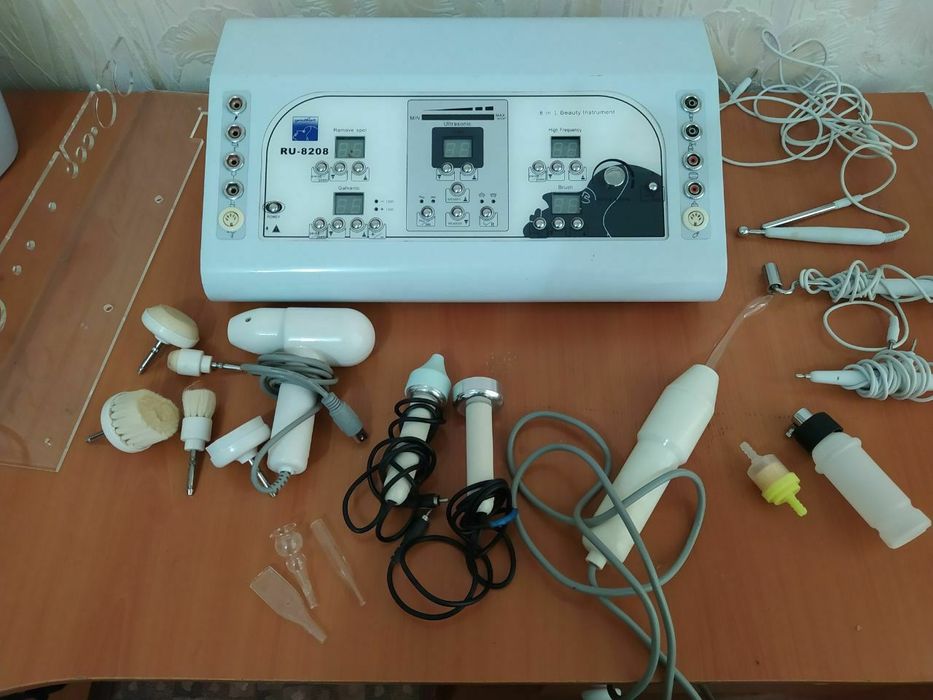 kosmetologiya uchun aparat 8 v 1  kombayn RU-8208