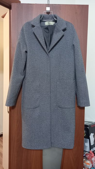 Продам пальто демисезонное