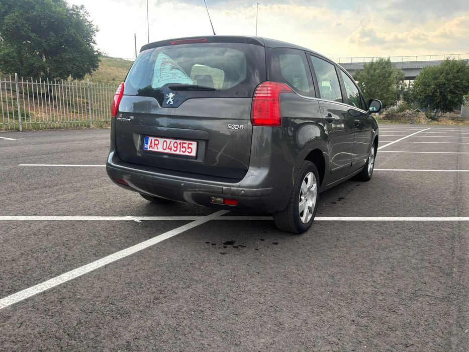 PEUGEOT 5008 2013 — imagine 3
