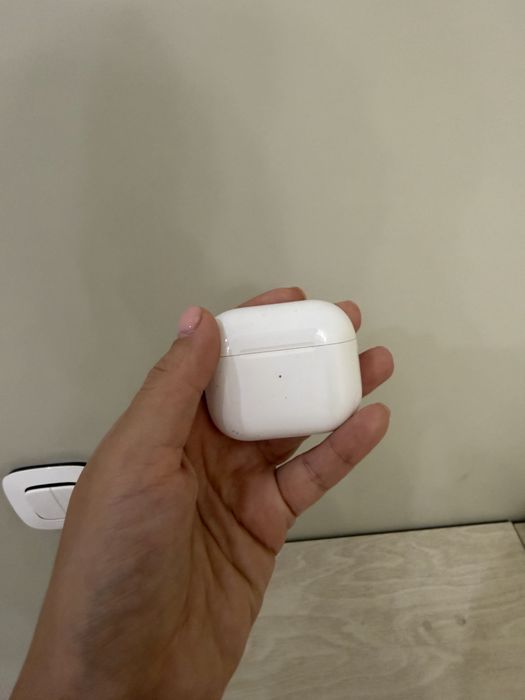 Продам наушники Airpods 3