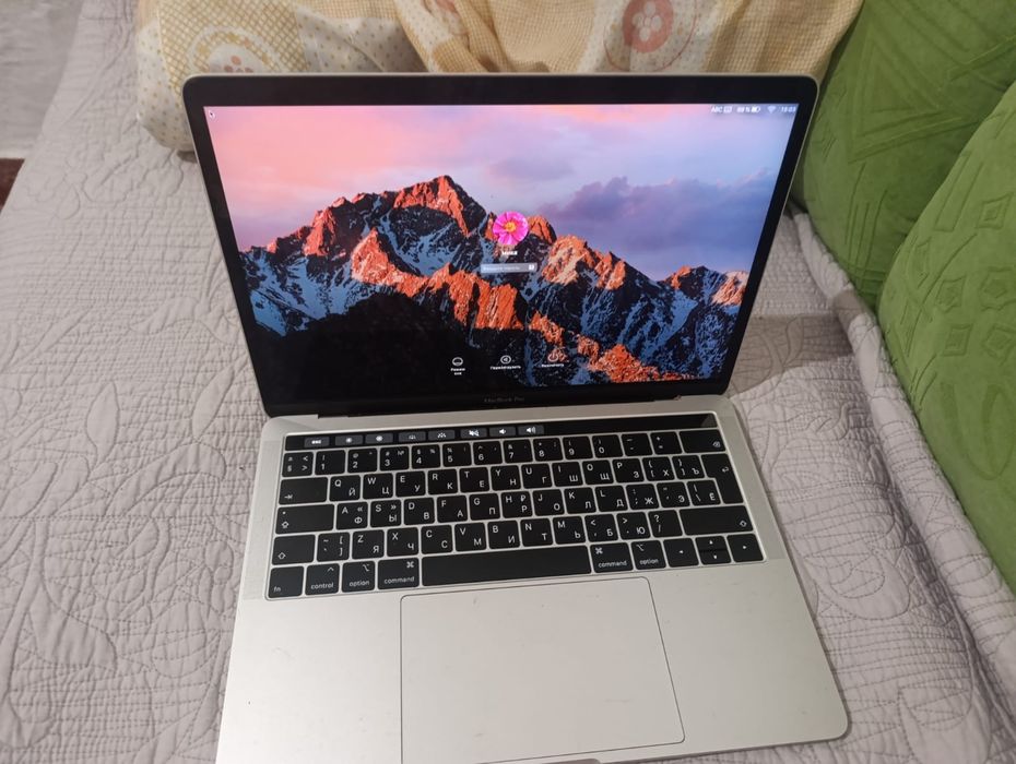 MacBook Pro 13" 2019 i5 8/256 SSD Батарея 28 циклов!
