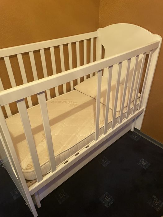 Бебешко дървено легло 120/60см с матрак Магнифлекс бамбино