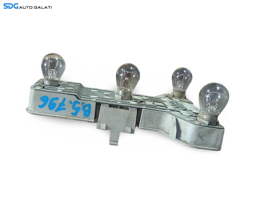 Soclu Suport Bec Becuri Stop Tripla Stanga Volkswagen Passat B5 1997 - 2001 Cod 3B5945257 [LR9416]