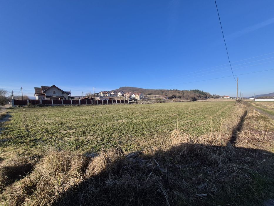 Vand teren intravilan drept calea Voinicenilor 6800mp