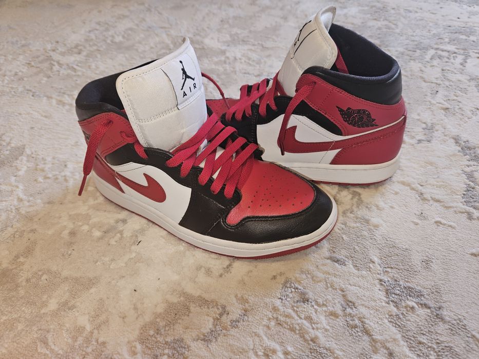 Jordan 1 original   pret negociabil