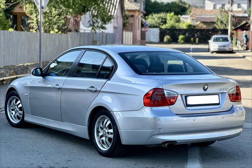 Bmw Seria 3 E90 320i Pret fix