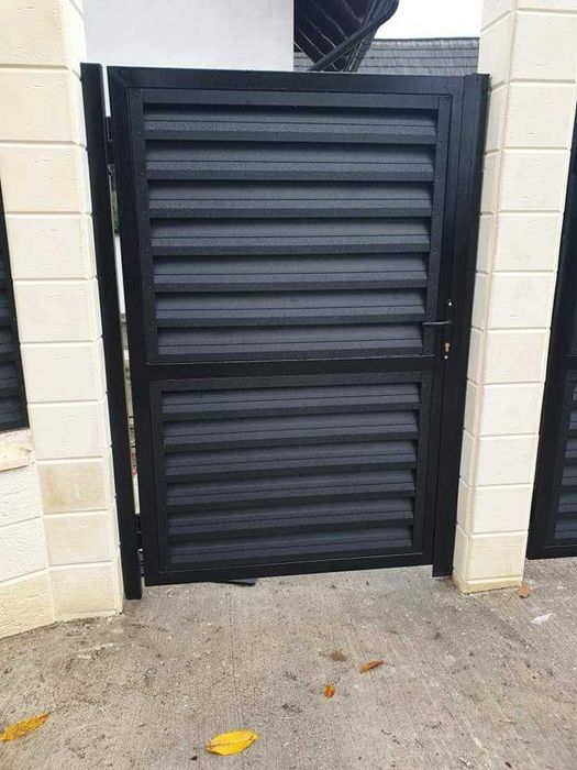 Garduri si porti din panou tip jaluzele, sipca metalica si alte modele