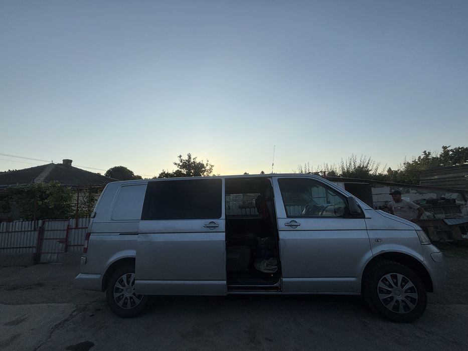 Vand Volkswagen T5 motor 2.5 an 2009