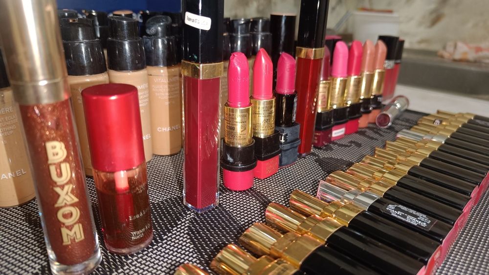 Тональные /помады фирмы Chanel