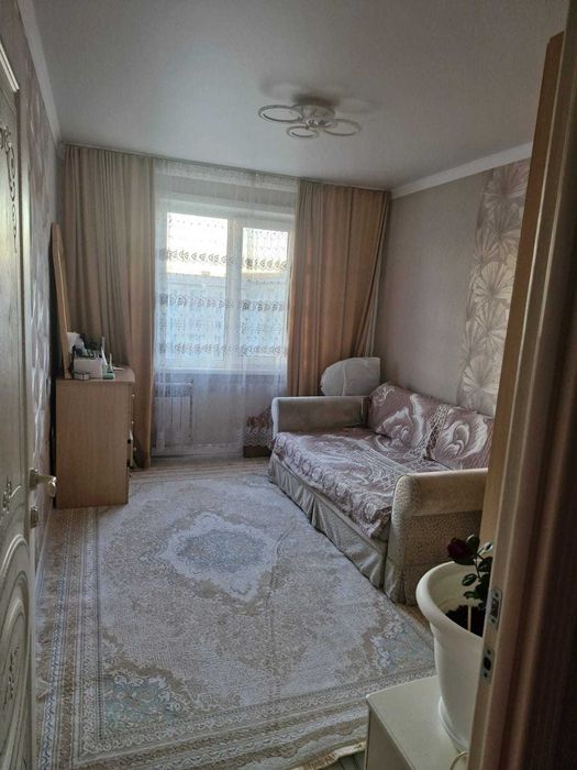 Продается 4 комн квартира Коктем,8