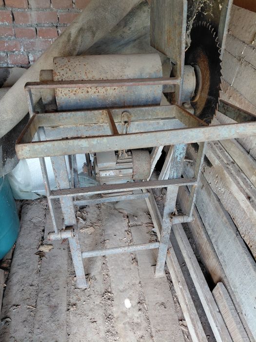 Циркуляр за рязане на дърва