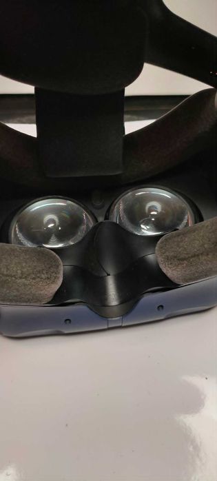 HTC Vive Pro Eye wireless kit incomplet - lipsesc statiile de baza SteamVR 2.0