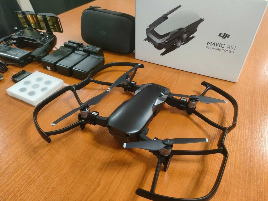 Дрон DJI Mavic Air Fly More Combo