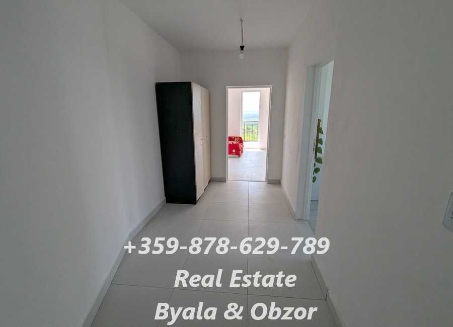 Просторен двустаен апоартамент с 2 бани и с голяма тераса