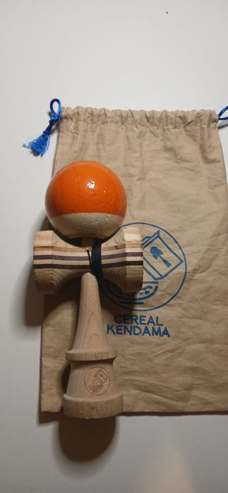 Kendama semnată de xremus și vasiu