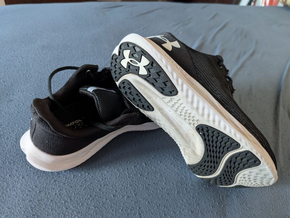 Adidași under armour