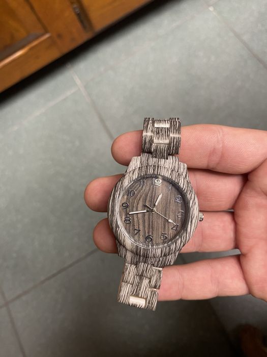 Дамски сребрист часовник