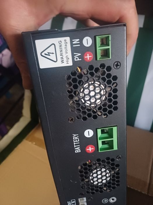 Vând invertor 2kw