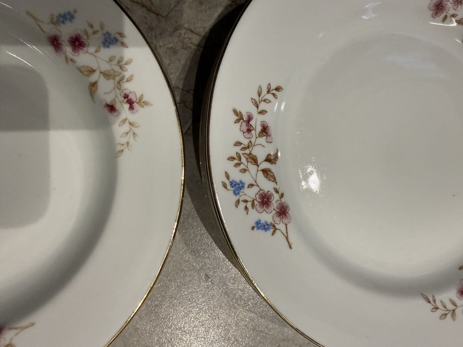 Чинии,цена  5 евро.