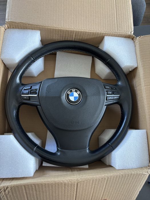 Volan BMW,piele multifunctional,impecabil