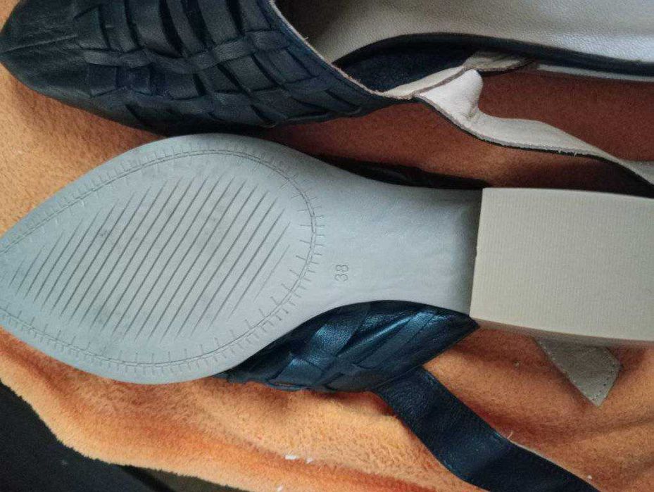 Дамски обувки от естествена кожа -37 номер  + подарък