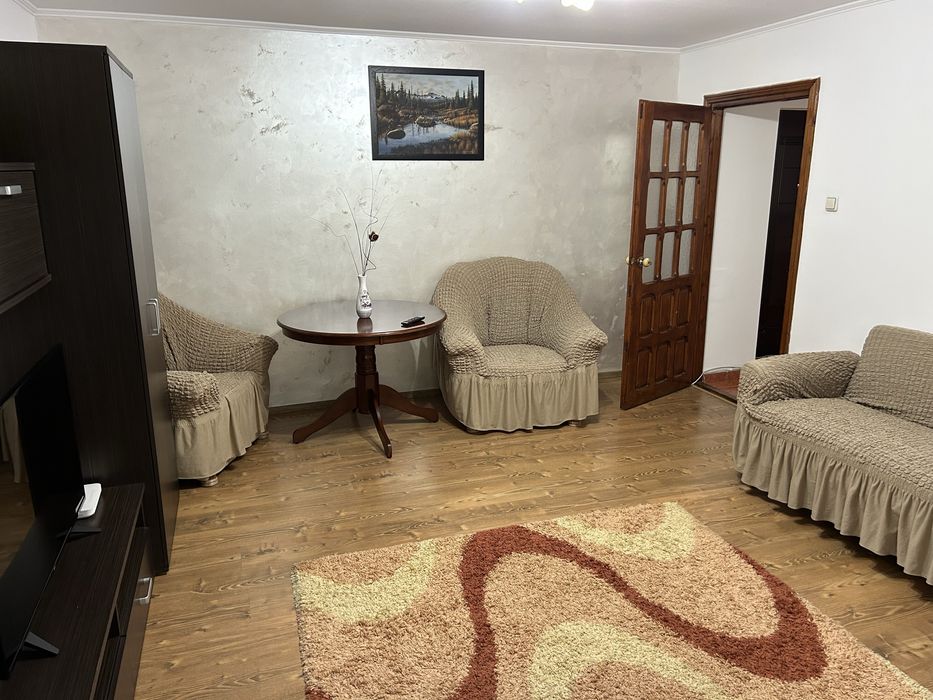 Ofer spre inchiriere apartament cu doua camere
