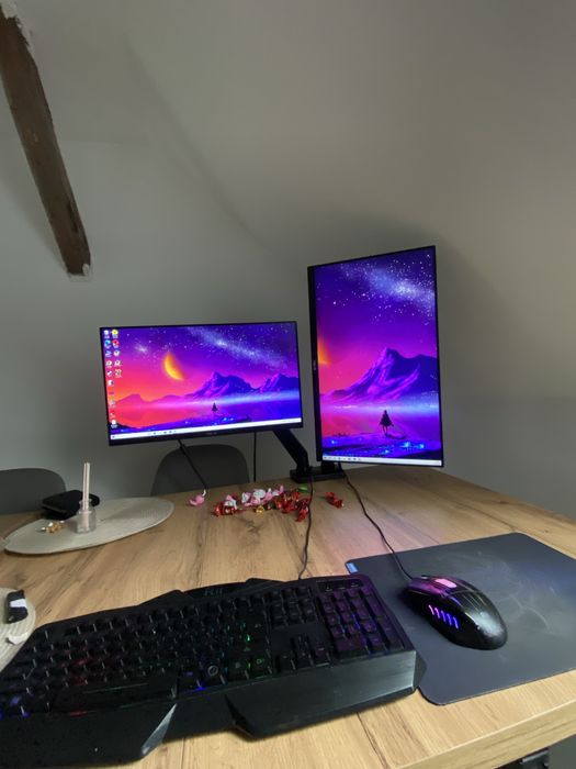Vand pc gaming ,2 monitoare 27 75hz