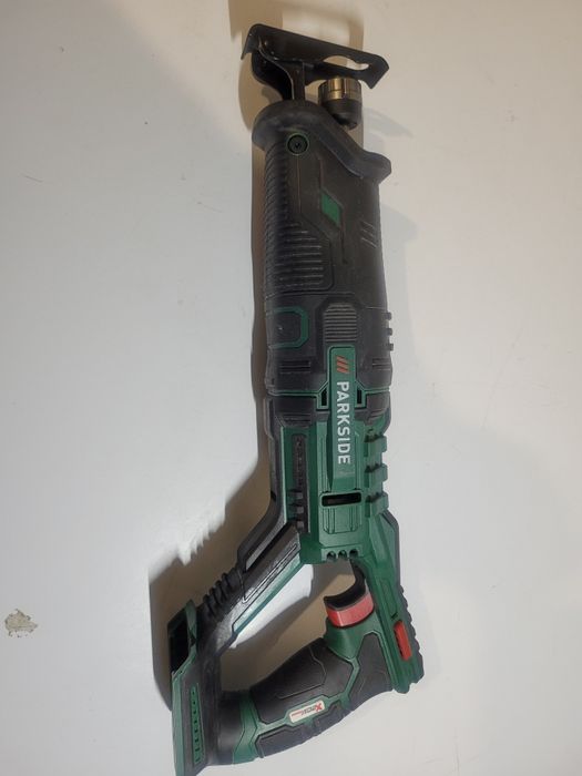 Саблен трион Parkside PSSA 20-LI B2