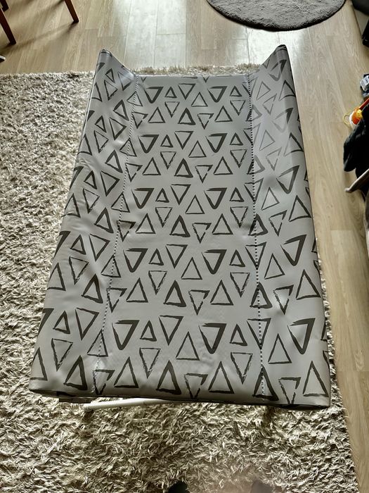 Masa de infasat si spalat pliabila