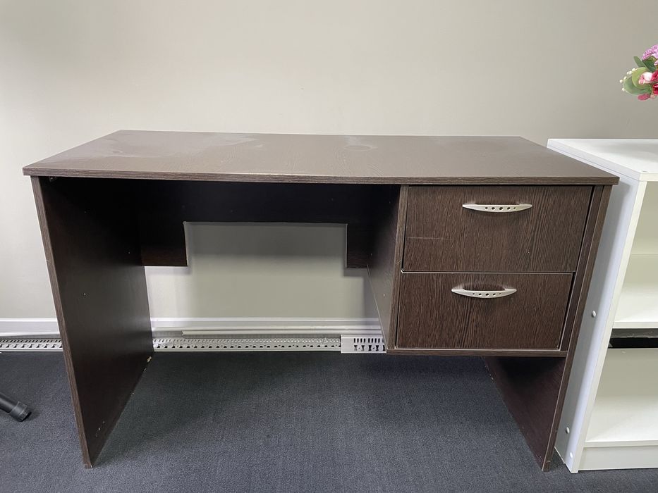 Офисные столы, 2 штуки